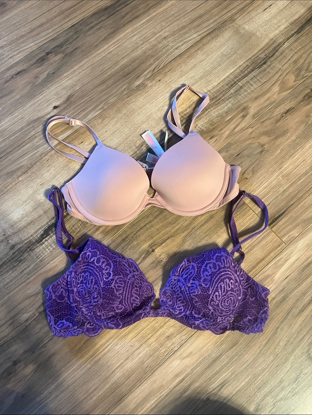 Light Pink Molded Cup Bra & Purple Lace Bra Victoria Secret/pink